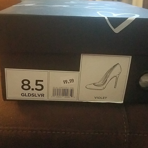NWT/NIB Banana Republic Heels - Picture 7 of 7